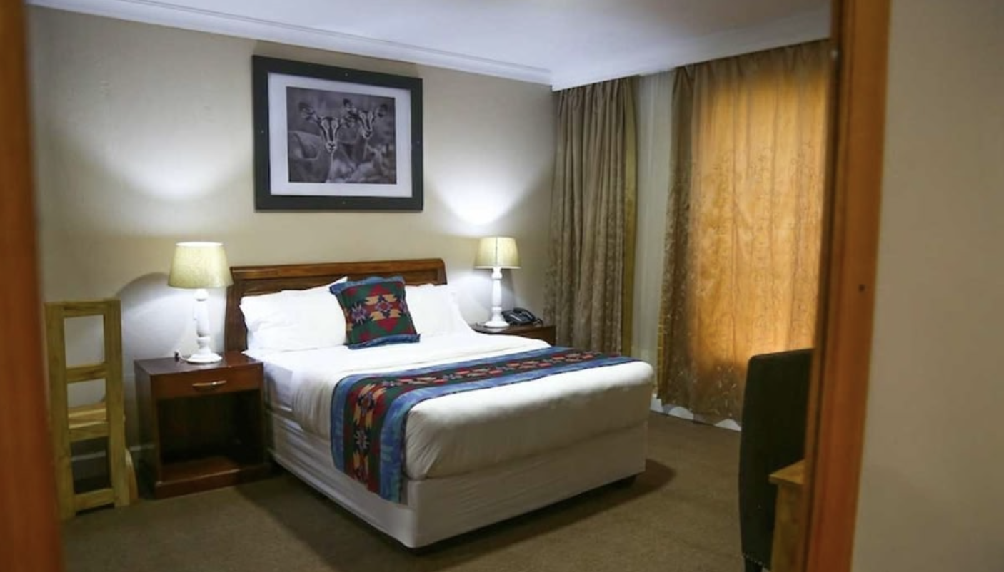 Malkia Trees Lodge, Kwa Mrefu